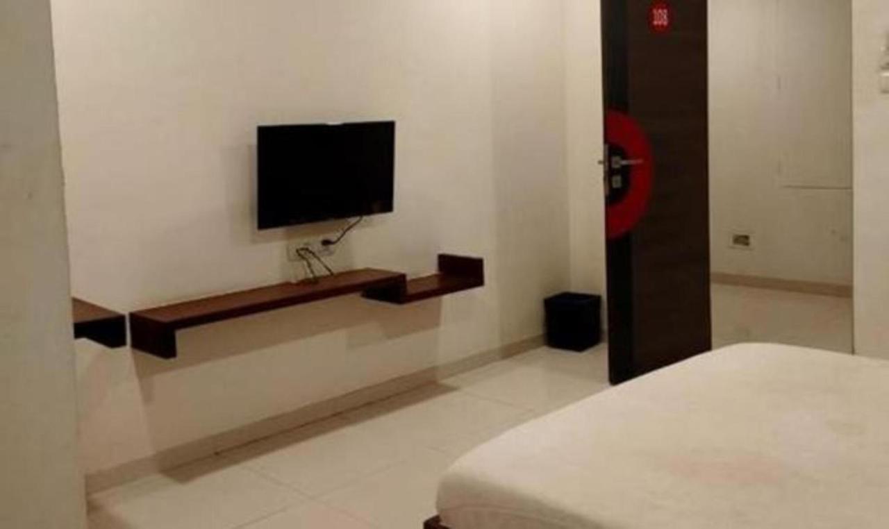 Hotel Sun N Step Club Αχμπανταμπάντ Εξωτερικό φωτογραφία
